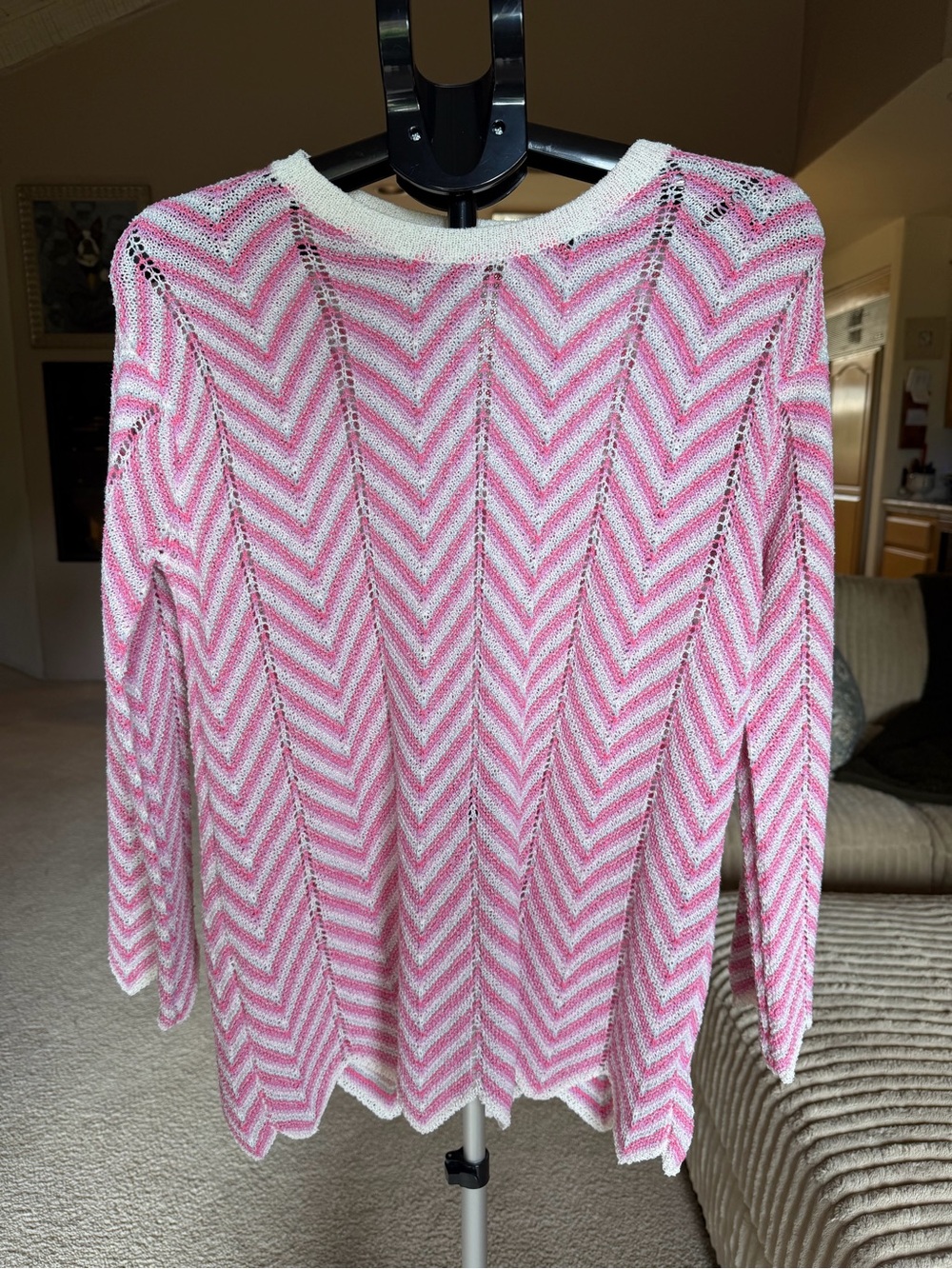 NWT Mystree Pink & White Chevron Knit Crewneck